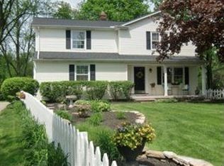 70 New Hudson Rd, Aurora, OH 44202