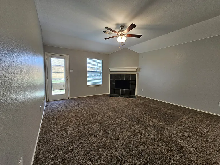 3200 Hoover Dr — Photo 9