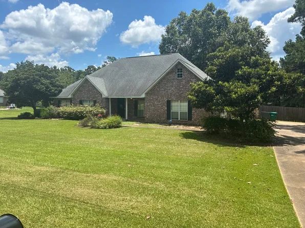 1029 Quail Ridge Dr, McComb, MS 39648