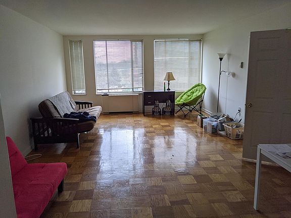 5th image of 1001 Wilson Blvd APT 408