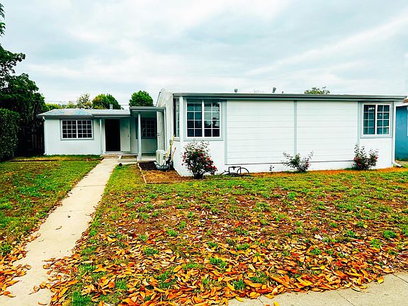 2nd image of 13839 Roscoe Blvd #1