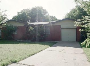 1840 Lucas Dr, Fort Worth, TX 76112