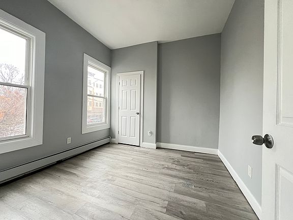 4th image of 87 Dwight St Floor 2
