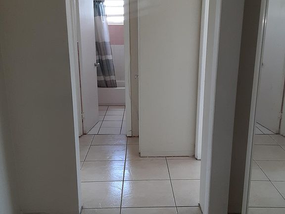 2nd image of 1410 NE 171st St APT 1