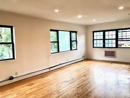 Sold by Eagle Realty Group New York | media 7