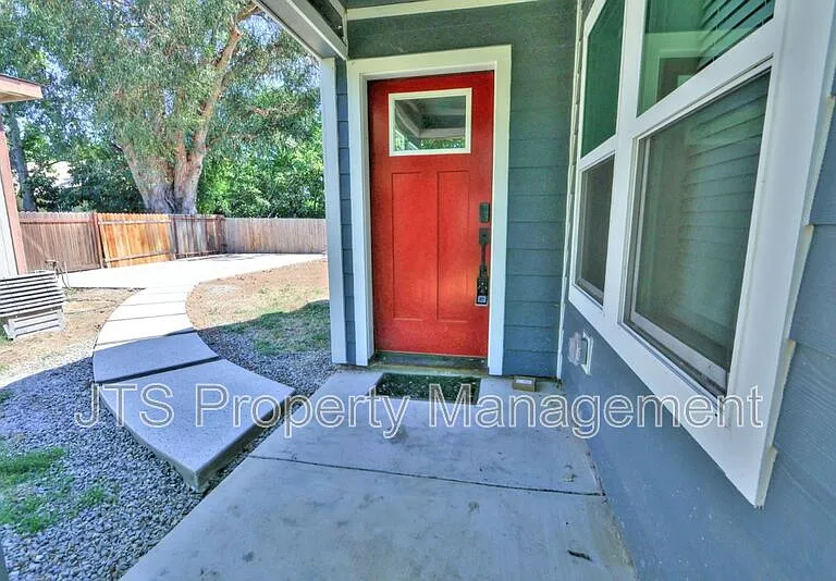4712 65th St — Photo 2