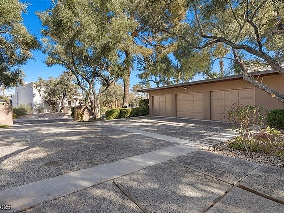 4th image of 2961 Augusta Dr