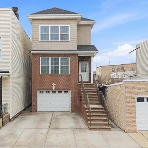 10 Mechanic St, Bayonne, NJ, 07002