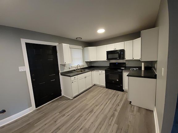 2nd image of 2505 Dickinson Ave #B