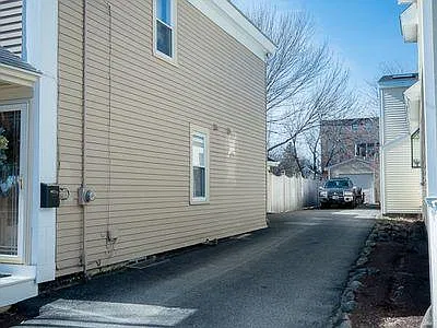 3 bed, 1798 sqft, $3,700 — Photo 2