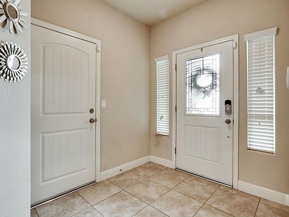 3rd image of 2318 N Central Ct