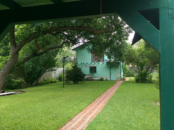 3rd image of 543 Dawson Dr