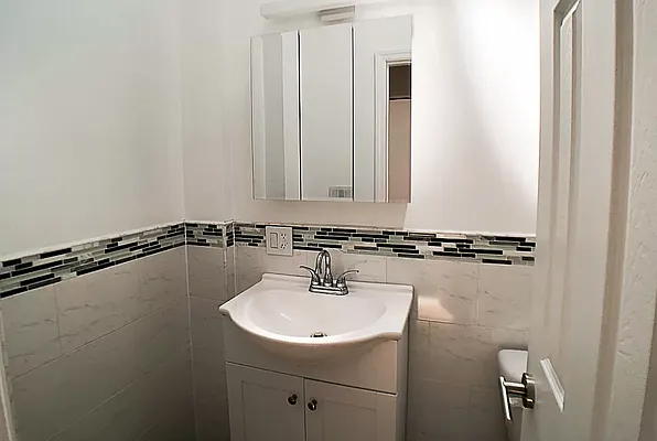 Rented by Silver Line Realty Group NY LLC | media 7