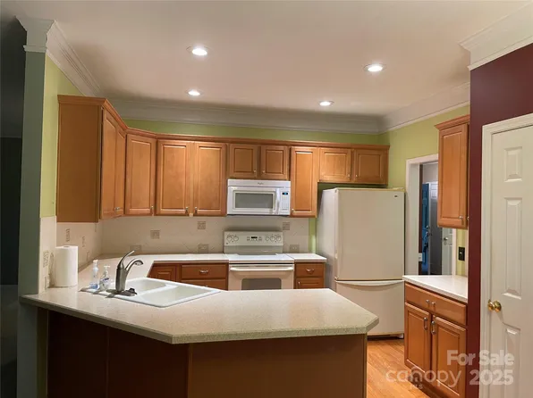 4901 Wynford Ct, Harrisburg, NC 28075