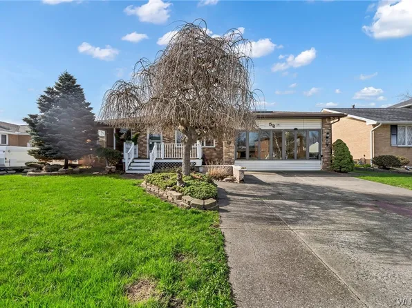 53 Sandra Dr, Buffalo, NY 14218