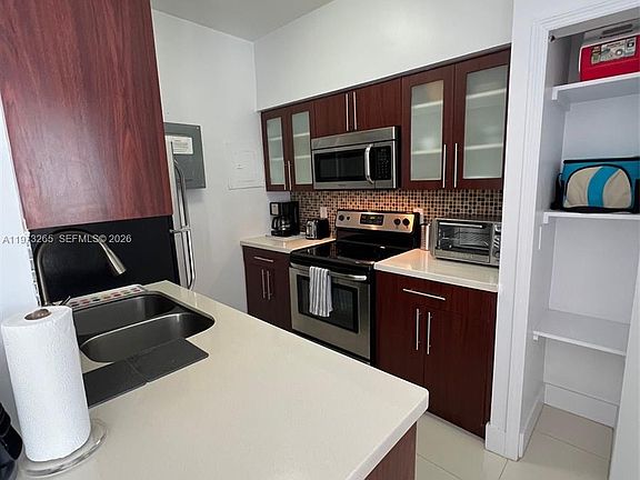 2nd image of 1100 Collins Ave APT 303