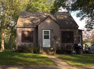 720 7th St, Walnut Grove, MN 56180