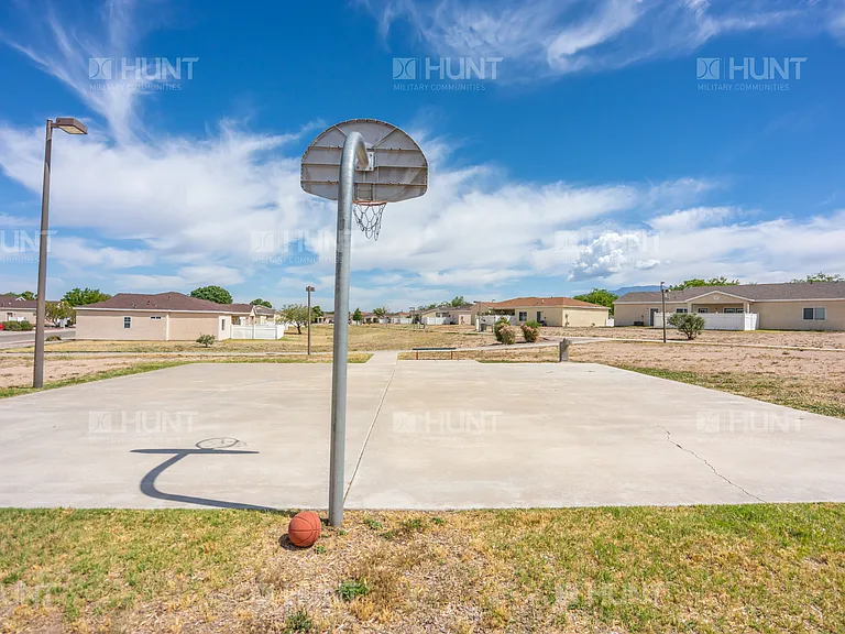 905A Thorn Ct SE — Photo 19