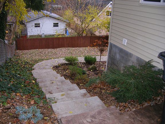 3rd image of 453 Kathleen St