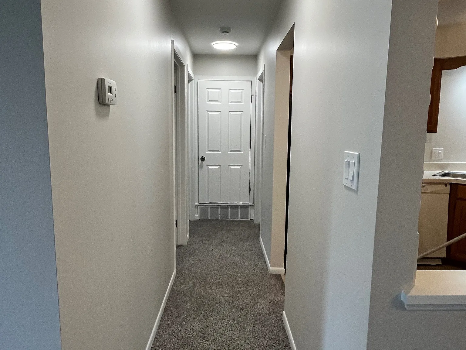 2 bed, 930 sqft, $1,600 — Photo 4