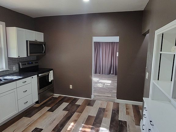 2nd image of 521 Franklin St #521