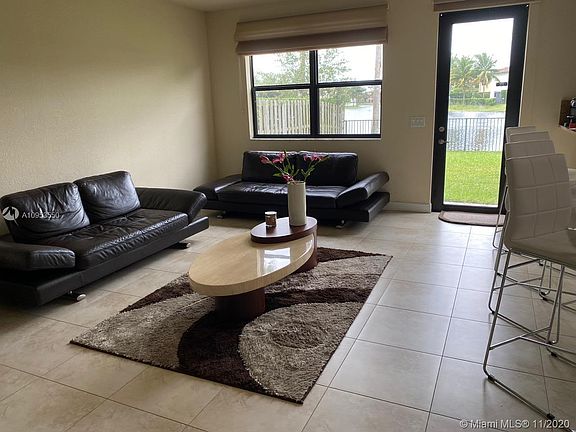 4th image of 8830 NW 98th Ct