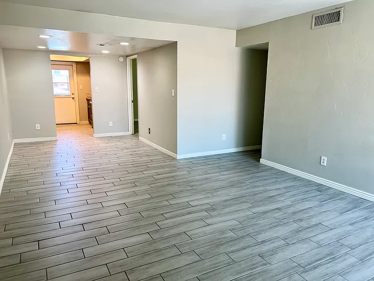 1927 E Hampton Ave #257 — Photo 2