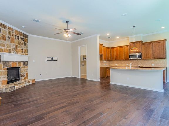5th image of 2455 Sunderland Ln