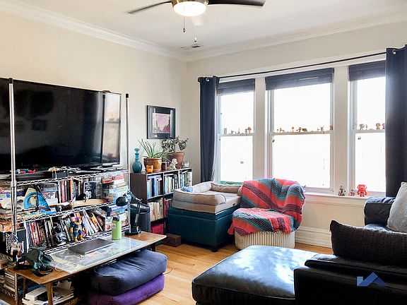 5th image of 3563 W Henderson St #2
