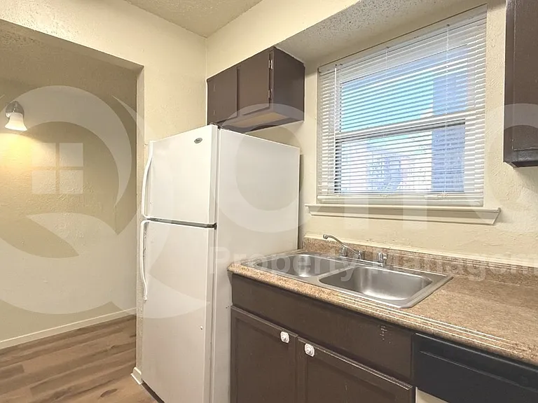 410 Bryan St #17 — Photo 6