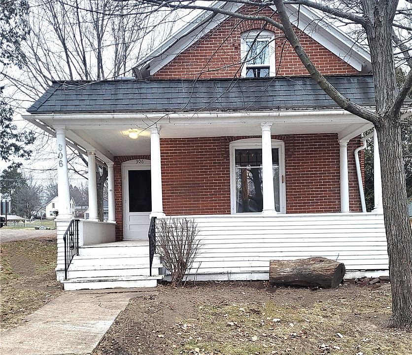 1st image of 306 Oak Street