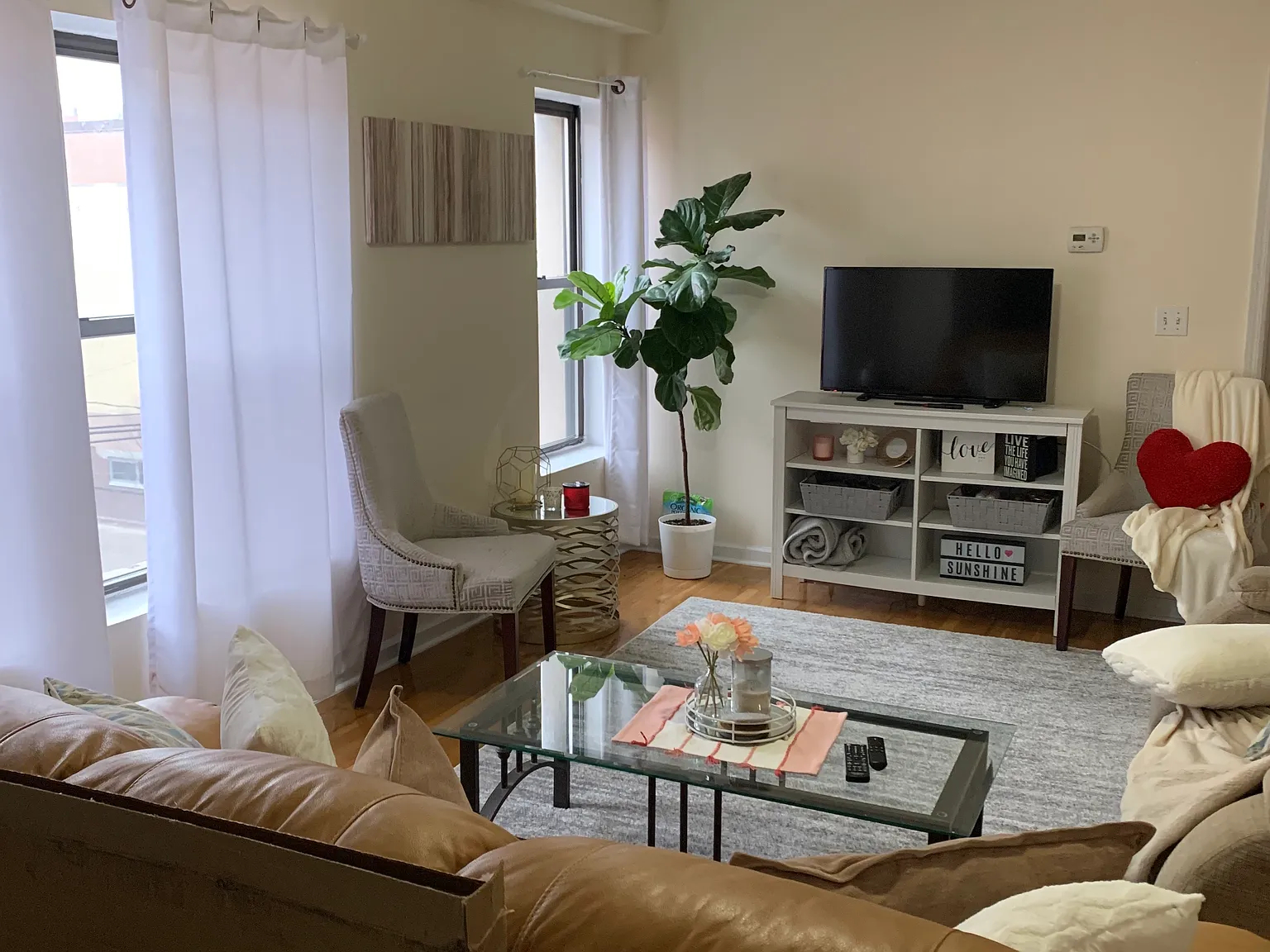 2 bed, 950 sqft, $3,895 — Photo 4