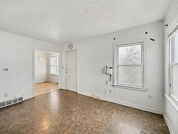 2nd image of 447 N Quincy Ave