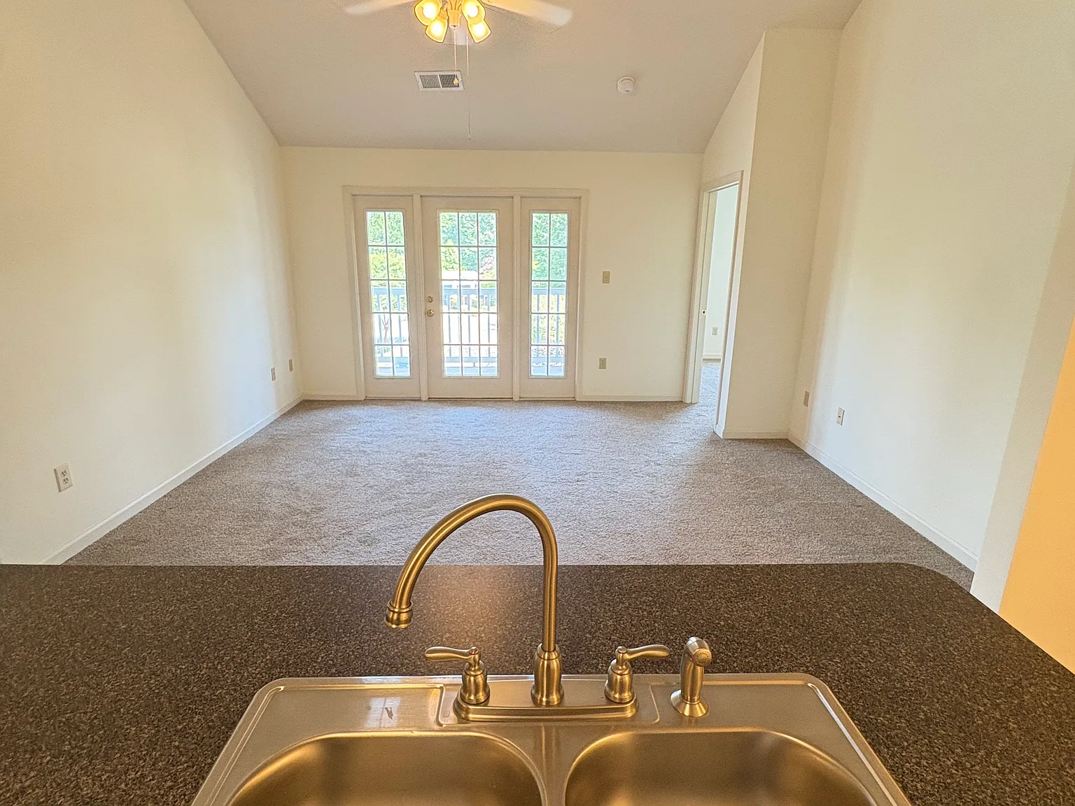 2 bed, 1305 sqft, $1,950 — Photo 3