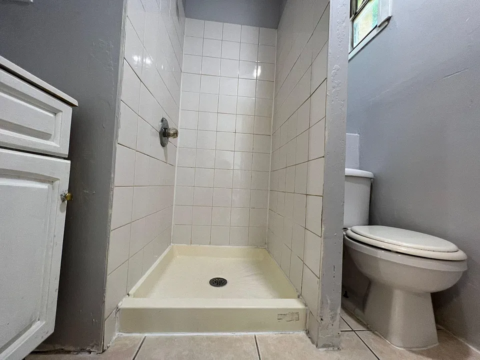 142 Inslee Pl #1R — photo 5 of 5
