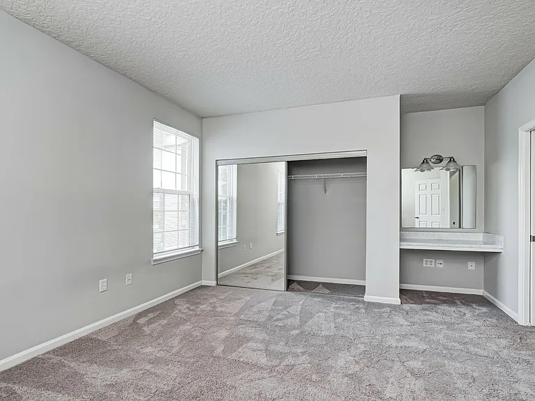 StoneBridge Luxury Apartment Homes — Photo 8