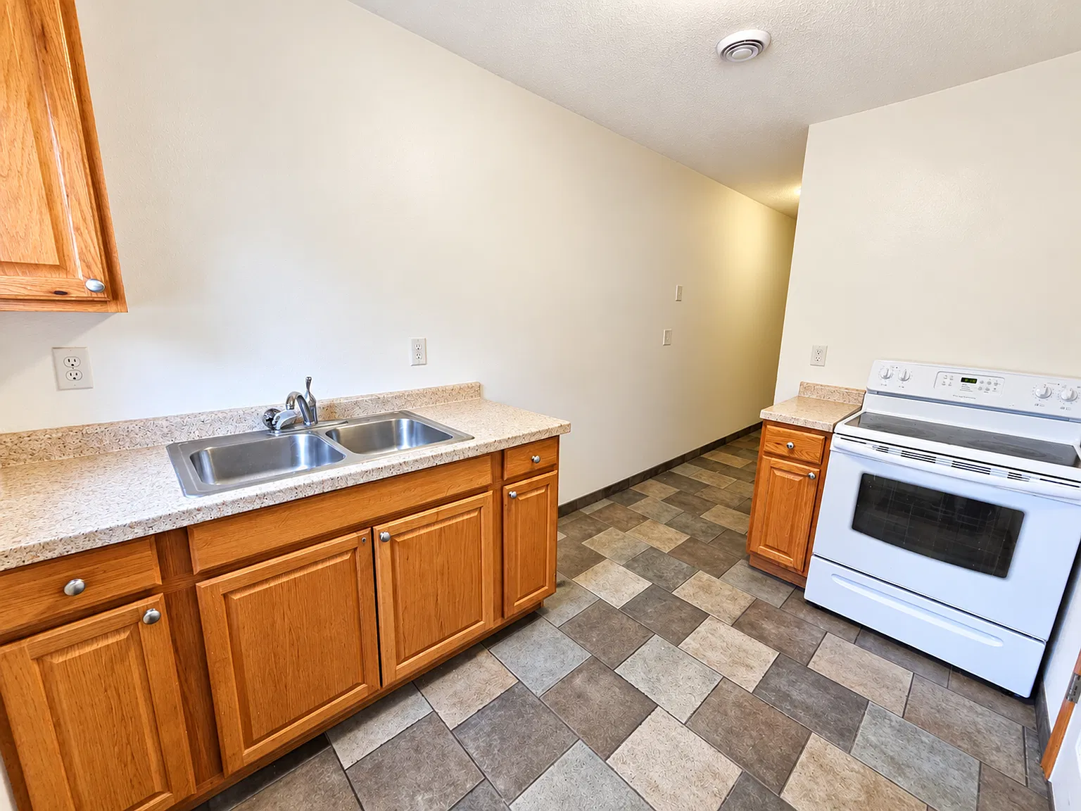 TLS Apartments - 12 3rd Ave S — Photo 4