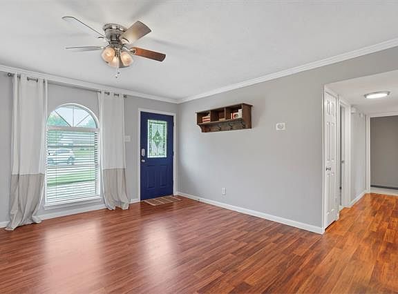 5th image of 126 Redwood Pl