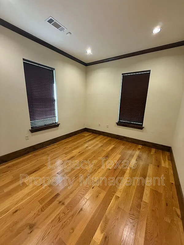 Studio, $3,962 — Photo 3
