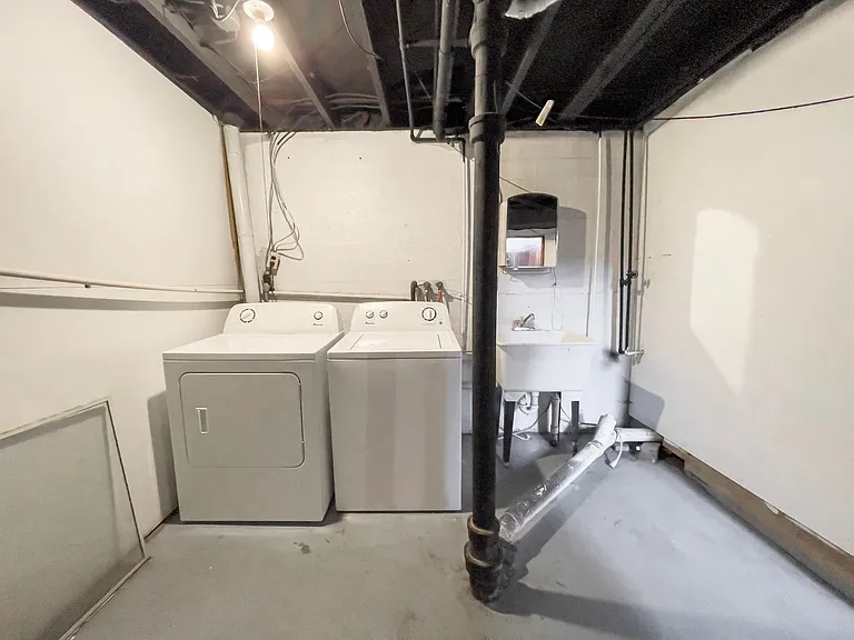 225 S College Ave — Photo 24