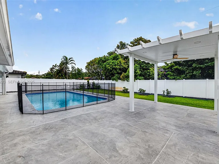 410 SW 55th Ave — Photo 34