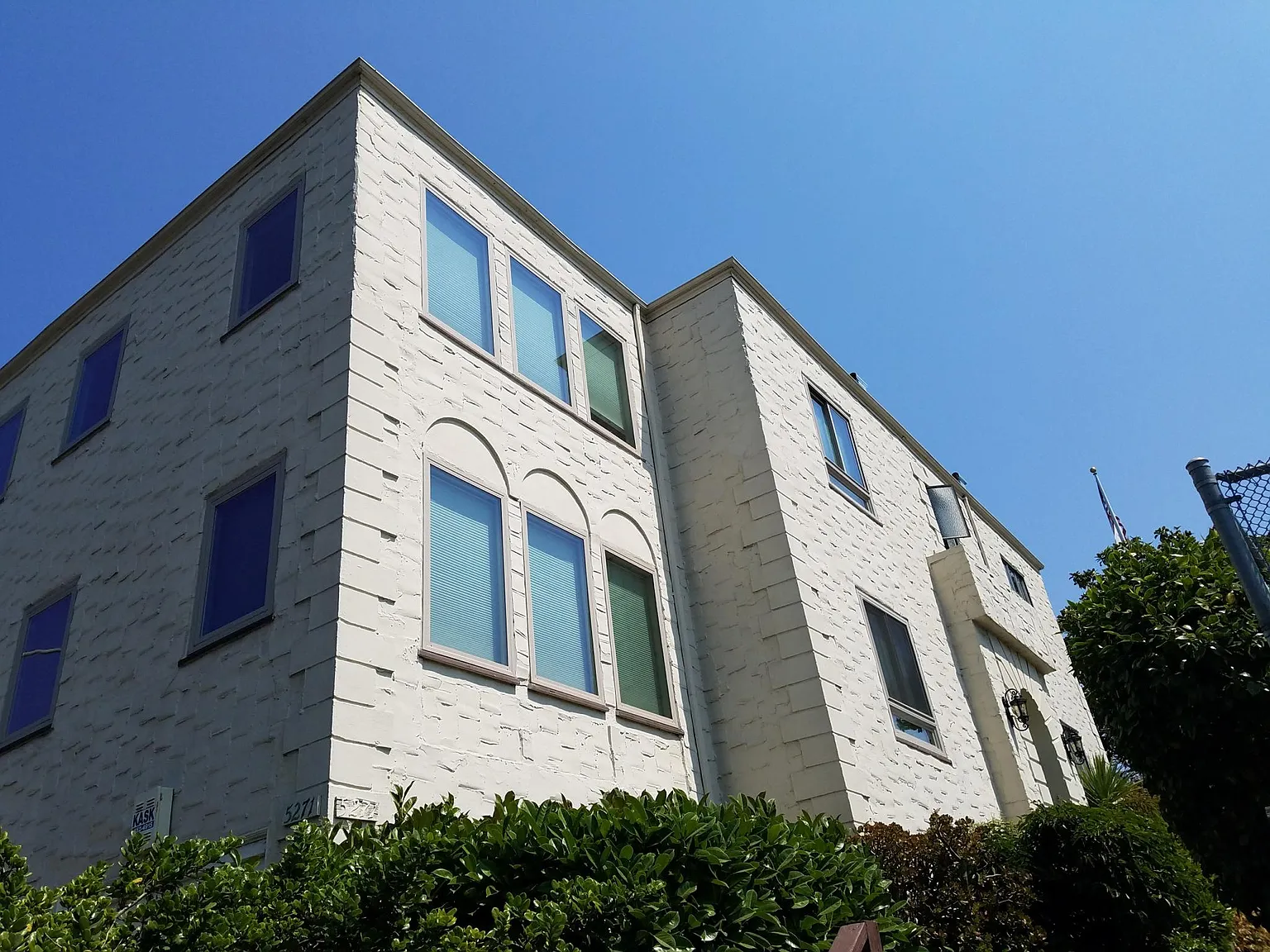 2 bed, 1054 sqft, $3,250 — Photo 1