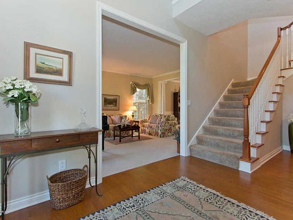 3rd image of 7904 Autumn Woods Dr SE