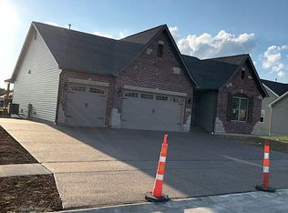 411 Cottage Grove Dr, Wentzville, MO 63385