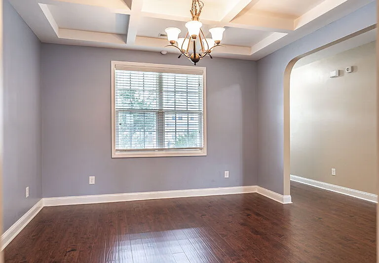 216 Tipperary St — Photo 3