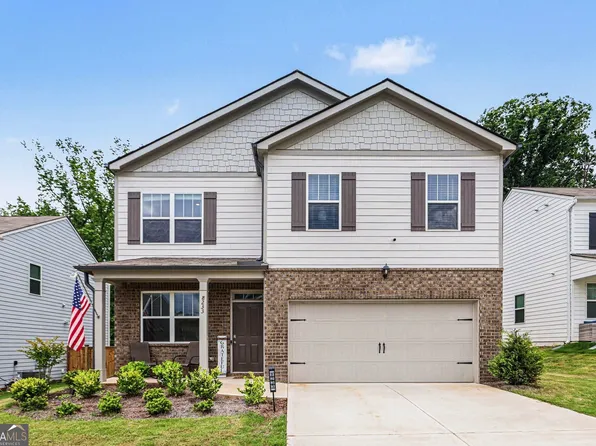 8233 Bluewater Dr, Fairburn, GA 30213