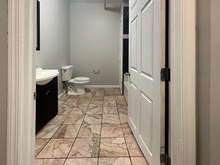 1302 W Cumberland Street — Photo 7