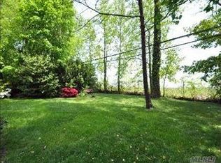 46 Orchard Farm Rd, Port Washington, NY 11050