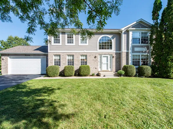 4052 Woodcrest Ct, Gurnee, IL 60031