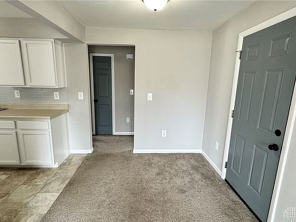 4th image of 3870 Fulton Ave